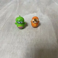 おきあがりこぼし2体