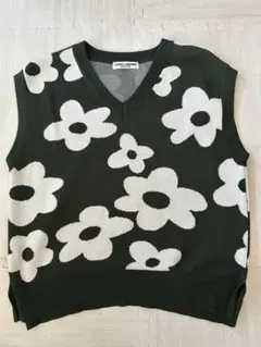 花柄ダークグリーンニットベスト