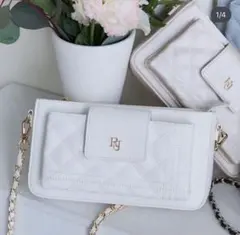 Riu Enamel Phone bag ミント Rちゃん - メルカリ