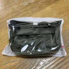 ユニクロ非売品マルチポケットミニバッグ　カーキ色ショルダー　新品未使用