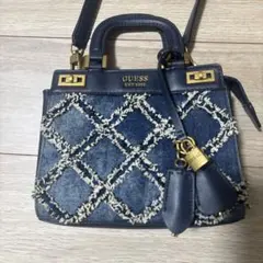 GUESS　ハンドバッグ　ショルダーバッグ　デニム　南京錠　金具　Y2Kのサムネイル