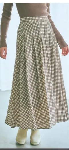 新品未使用　mysty woman 幾何柄フレアースカート　フリーサイズ