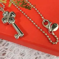 フォリフォリネックレス