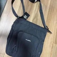 新品⭐︎umbro ショルダーバッグのサムネイル