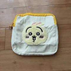 ちいかわ　もこもこポーチ　うさぎ