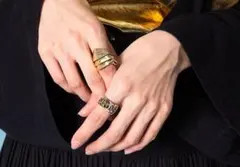 【廃盤品】Vivienne Westwood ナックルダスターリング ゴールドのサムネイル