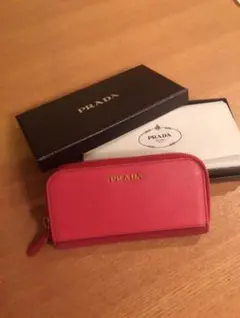 プラダ キーケース レディース ラウンドファスナー レザー ピンク