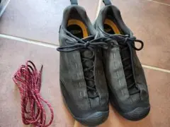 keen jasper スニーカー
