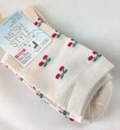 DAISO メッシュソックス チェリー柄 レディース 23-25cmのサムネイル