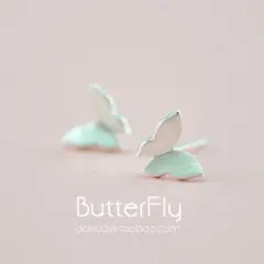 バタフライピアス