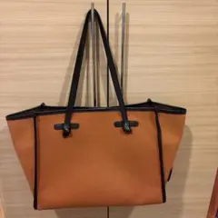 GIANNI CHIARINI マルチェッラM トートバッグのサムネイル