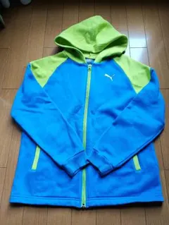 PUMA ジップアップパーカー 150サイズ（汚れあり）