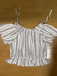 オフショルダー　トップス