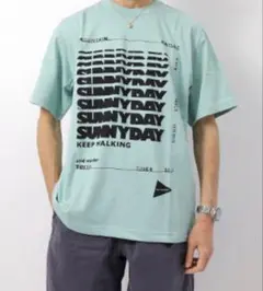 アンドワンダー/and wander SUNNYDAY printed T