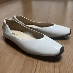 【KISCO】晴雨兼用Ｖカットカジュアルパンプスのサムネイル