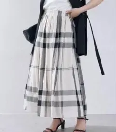 ホワイト・グレー チェック柄 フレアロングスカート