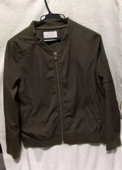オリーブ色 MA-1風薄手ジャケット