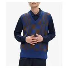 FRED PERRY　Vネックニットベスト