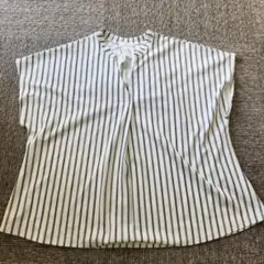 ストライプ Vネック 半袖シャツ