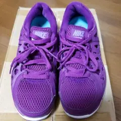 タンジュン スニーカー