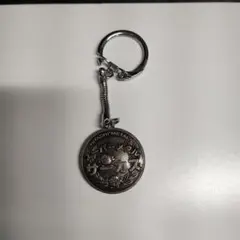 日立金属 メダル型キーホルダー