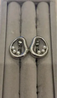 シルバー滴型パールイヤリング　赤い花クリアデザインイヤリング　2点セット