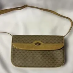 Item thumbnail for item b0b1d0c4-d9d1-4043-b42b-7ce89dd112cc