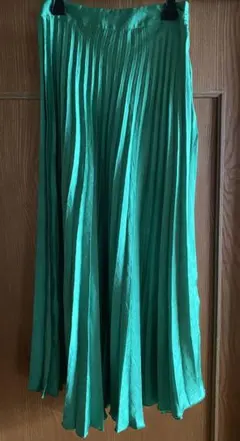 ZARA グリーンプリーツ ロングスカート