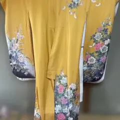 鮮やかな黄色地 薔薇と蝶柄 振袖