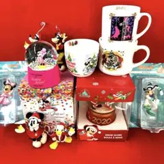 ディズニー　ミッキーミニー　ドナルド　グーフィー　スノードーム　マグカップセット