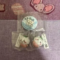 ちいかわ くら寿司 キーホルダー 缶バッジ 4点セット