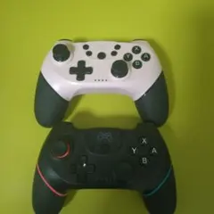 ピンクと黒のコントローラーセット