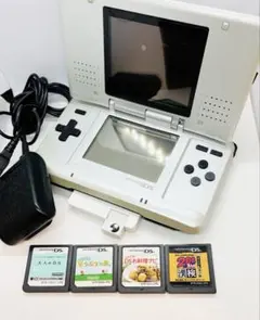 Nintendo DS本体 充電器・どうぶつの森他 ソフト4本付き 動作確認済