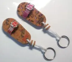 ミッキーマウス ミニーマウス サンダル型 キーリング付きストラップ