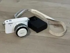 Nikon 1 J1 ホワイト 本体 レンズキット