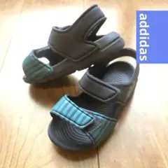 adidas サンダル　ネイビー