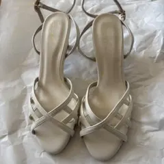 Launa lea ストラップサンダル ホワイト Mサイズのサムネイル