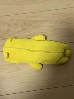 イエローモンスター　ペンケース