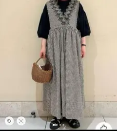 美品 サマンサモスモス 綿麻スカラップノースリーブワンピース チェック 刺繍