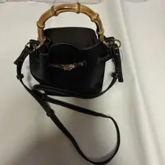 バンブーハンドル 黒レザーバケツ型ハンドバッグのサムネイル