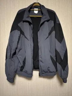 ブラック ナイロンジャケット