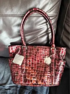 赤いクロコダイル風ハンドバッグ