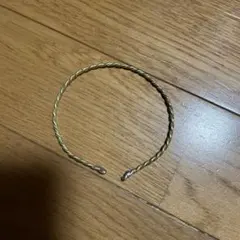 ゴールドツイストデザインバングル