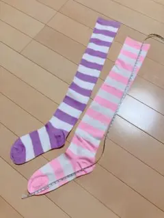 キッズ靴下 紫とピンクのストライプ