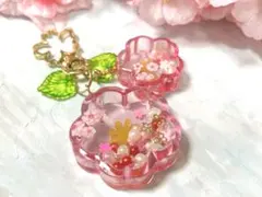 桜シェイカーキーホルダー、春 レジン ハンドメイド ピンク 桜チャーム付き
