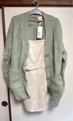 新品タグ付き H&Mカーディガン＆Bershkaワンピース