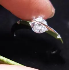 1カラット モアザナイトリング職人の作った