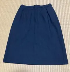 膝丈スカートのサムネイル