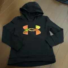 Under Armour ブラックパーカー YSM