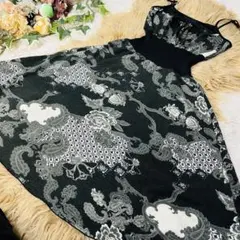 和柄　総柄　フレアニットワンピース　伸縮性アリ　ブラック＆ホワイト